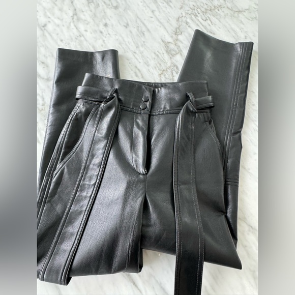 Aritzia Tie Front 00 - Picture 1 of 4